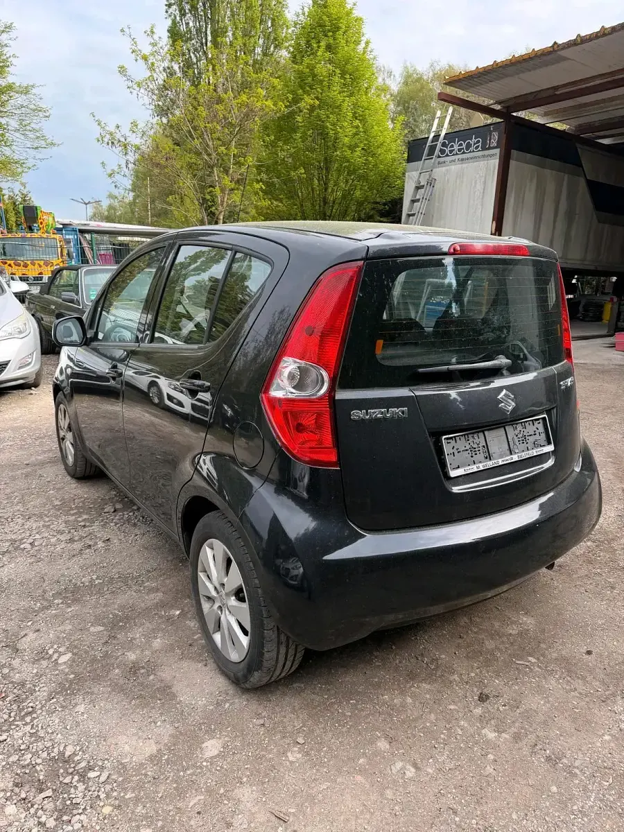 Gebraucht Suzuki Splash 86 PS (63 kW) 2009 Schwarz Kleinwagen
