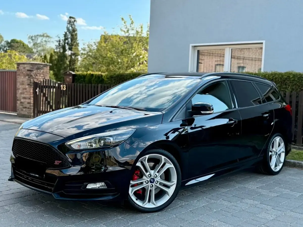 Gebraucht Ford Focus ST 184 PS (135 kW) 2017 Schwarz Kombi