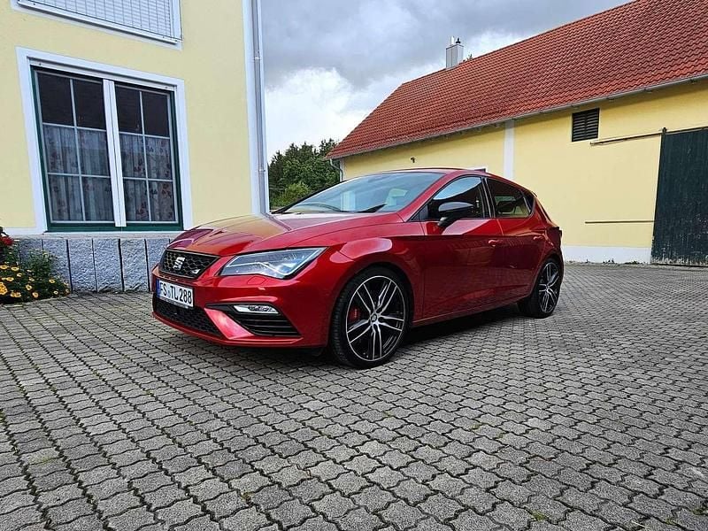 Rot Gebraucht 2018 Seat Leon Limousine | 18.500 € (Fairer Preis) - Bild 1/4