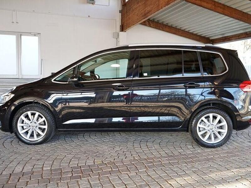 Gebraucht VW Touran Highline 190 PS (139 kW) 2019 Schwarz Van / Kleinbus