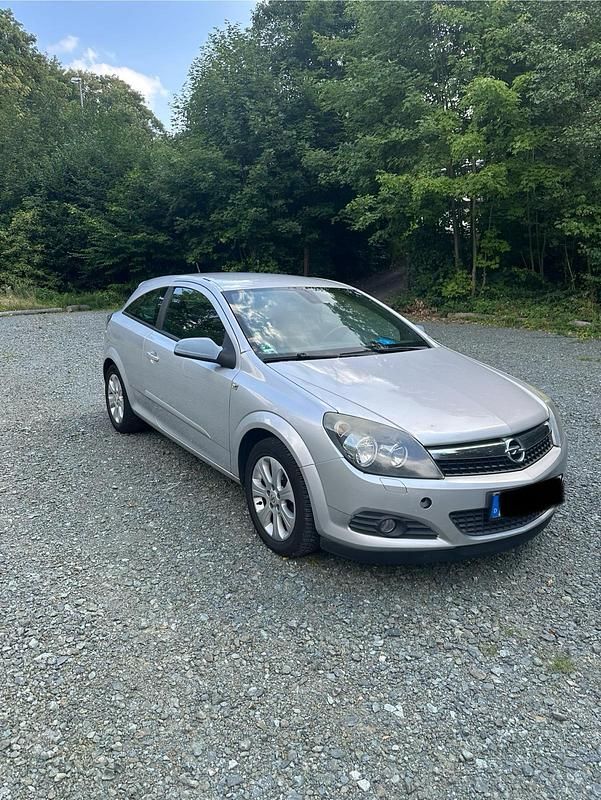 Gebraucht Opel Astra GTC 140 PS (102 kW) 2007 Silber Coupé