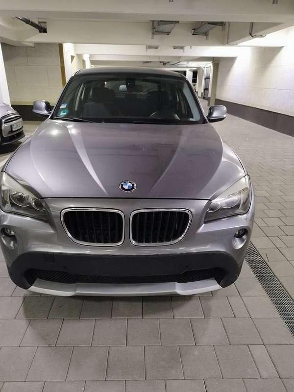 Grau Gebraucht 2010 BMW X1 SUV | 6.700 € (Superpreis) - Bild 1/4