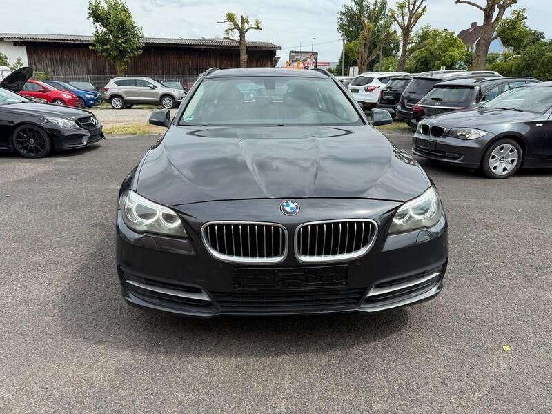 Grau Gebraucht 2013 BMW 525 Kombi | 11.000 € - Bild 1/4