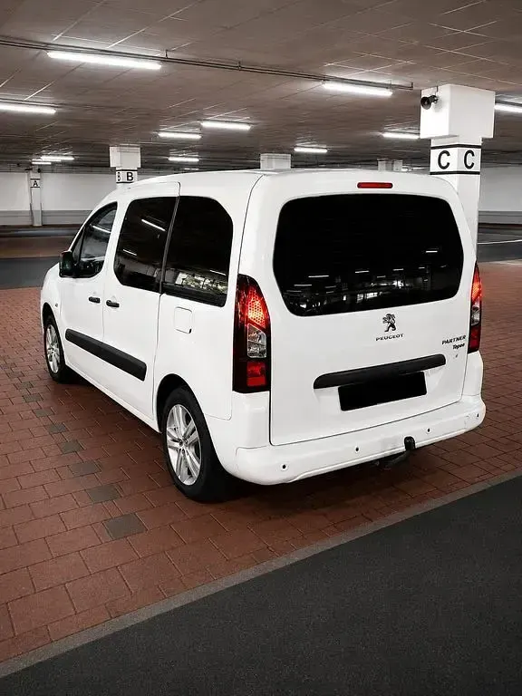 Gebraucht Peugeot Partner 98 PS (72 kW) 2017 Weiß Van / Kleinbus