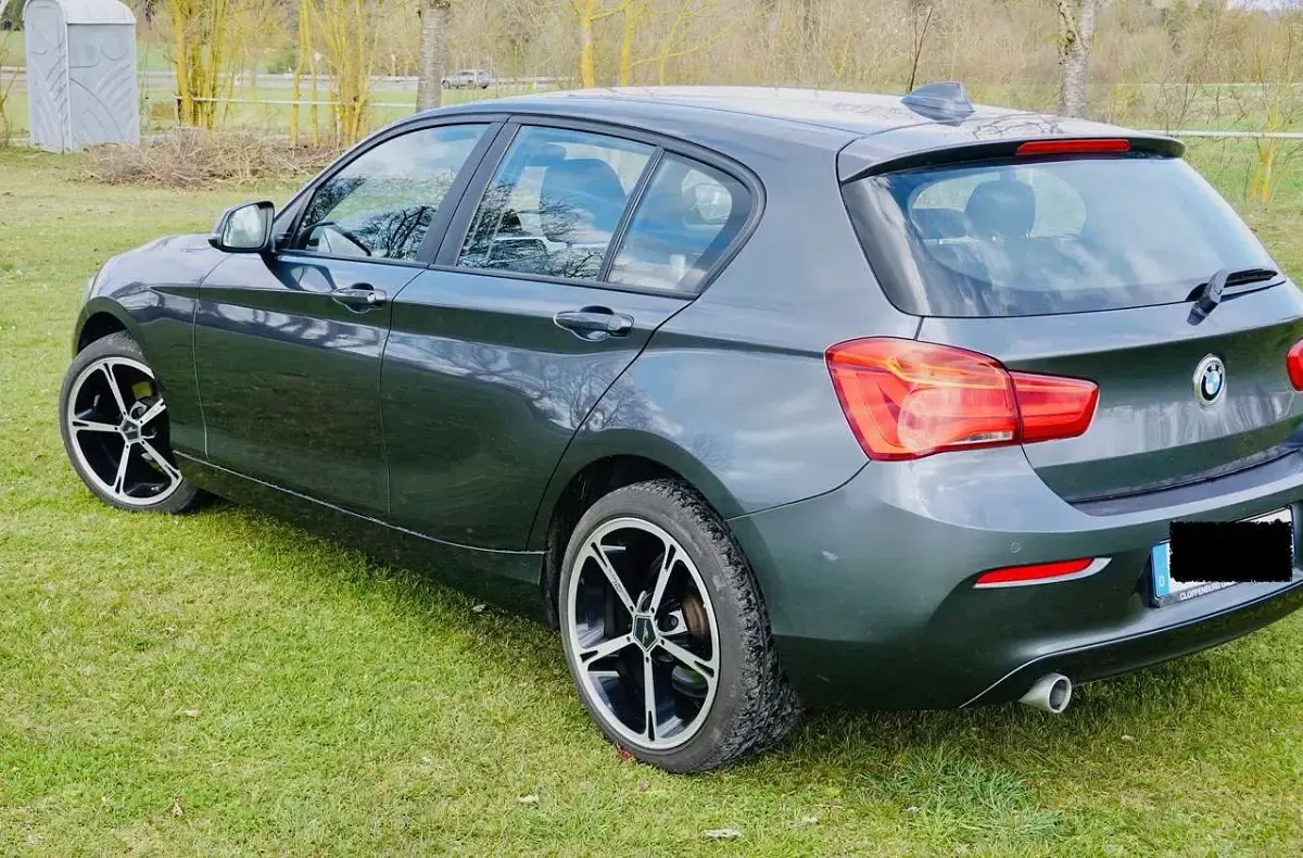 Używany BMW 118 150 KM (110 kW) 2019 Szary Hatchback