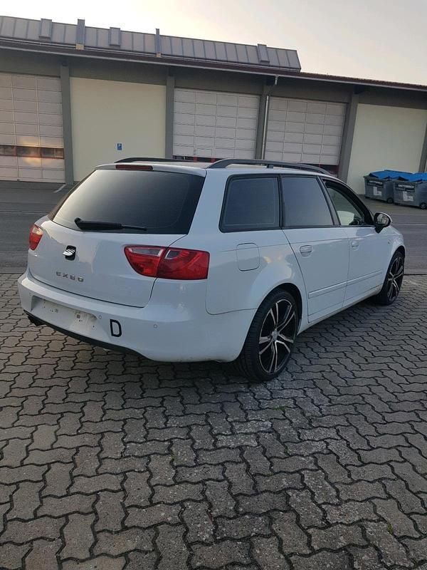 Usado Seat Exeo 143 HP (105 kW) 2012 Branco Carrinha
