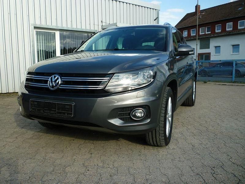 Grau Gebraucht 2013 VW Tiguan Cup SUV | 9.900 € (Guter Preis) - Bild 1/4
