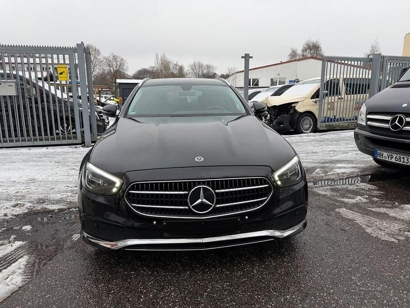 Gebraucht Mercedes E200 160 PS (117 kW) 2022 Gelb Limousine