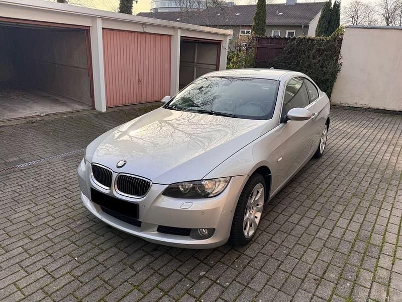 Silber Gebraucht 2006 BMW 325 Coupé | 4.900 € (Fairer Preis) - Bild 1/4
