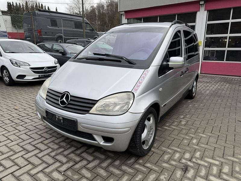 Gebraucht Mercedes Vaneo 125 PS (91 kW) 2004 Silber Van / Kleinbus