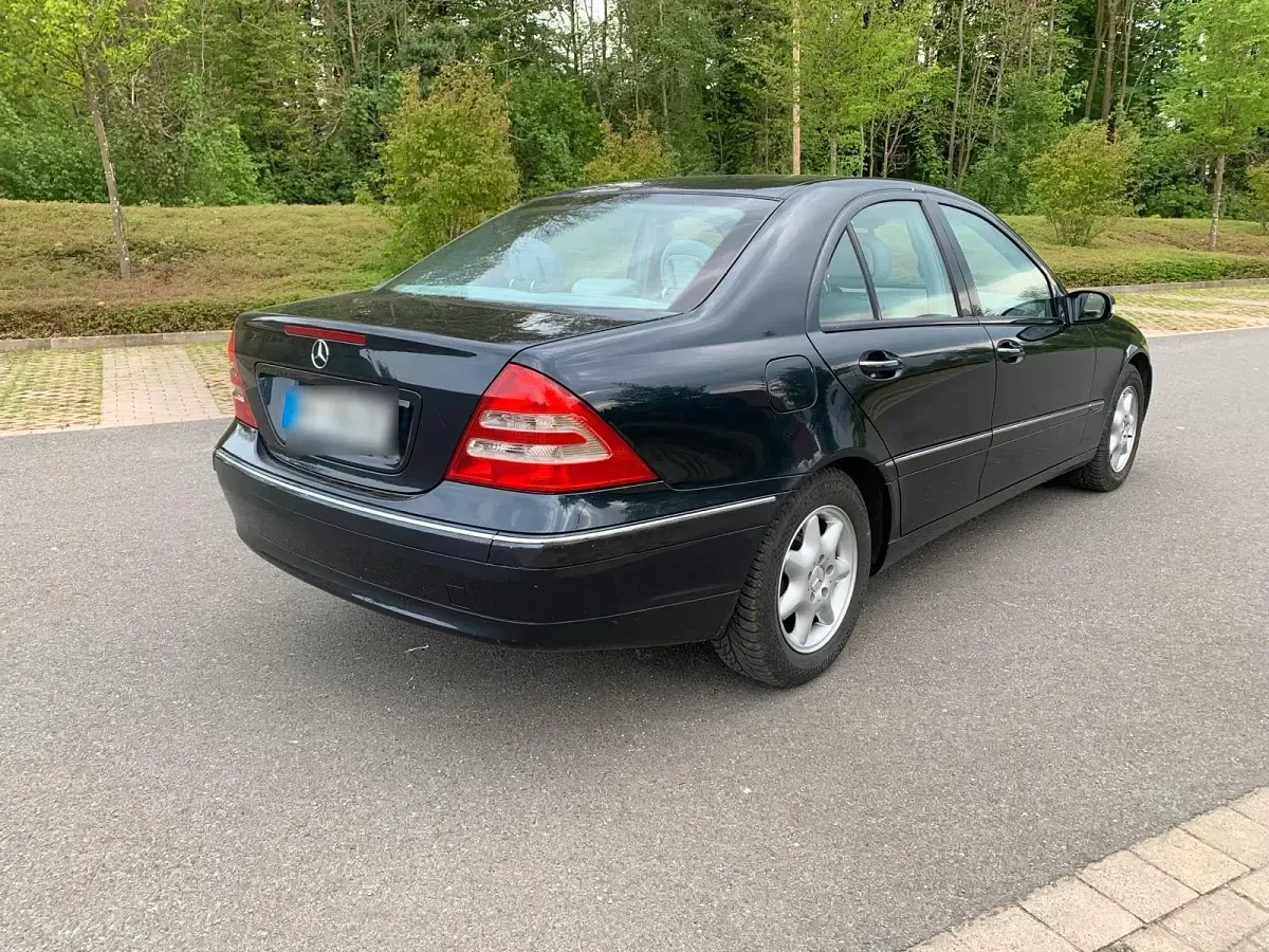 Gebraucht Mercedes C180 Elegance 143 PS (105 kW) 2004 Blau Limousine