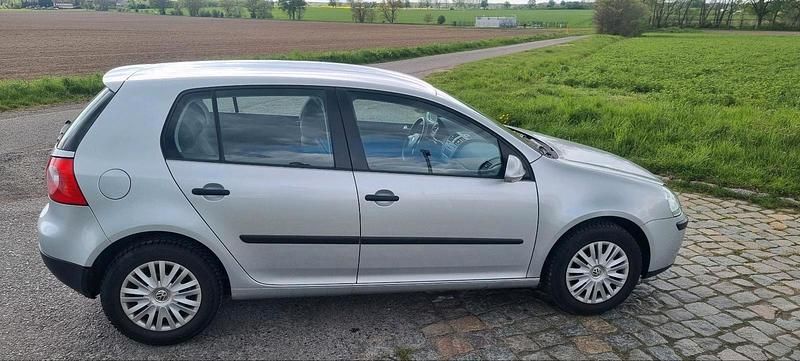 Gebraucht VW Golf IV 116 PS (85 kW) 2004 Silber Kleinwagen