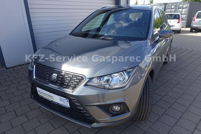 Grau Gebraucht 2018 Seat Arona XCELLENCE SUV | 13.000 € (Fairer Preis) - Bild 1/4