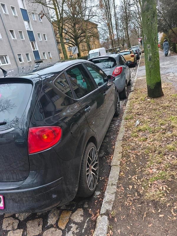 Gebraucht Seat Altea 106 PS (77 kW) 2009 Schwarz Limousine