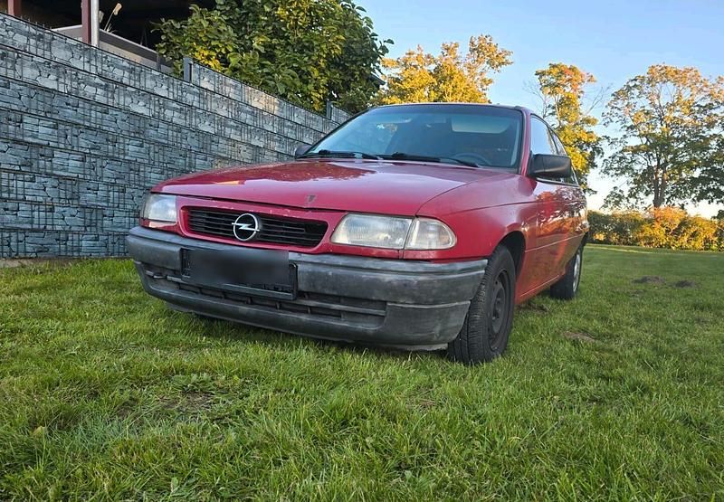 Rot Gebraucht 1997 Opel Astra Kleinwagen | 1.200 € (Fairer Preis) - Bild 1/4