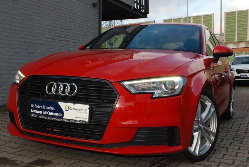 Tangorot metallic Gebraucht 2019 Audi A3 Sportback S-Line Kombi | 19.999 € (Fairer Preis) - Bild 1/4