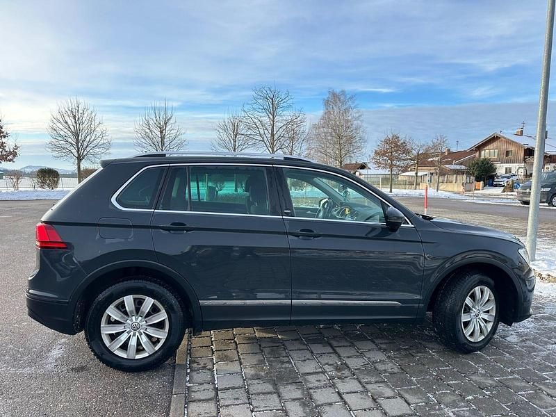 Gebraucht VW Tiguan Sound 150 PS (110 kW) 2017 Grau SUV