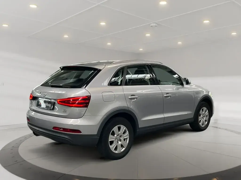 Gebraucht Audi Q3 Advanced 140 PS (102 kW) 2014 Silbergrau metallic SUV