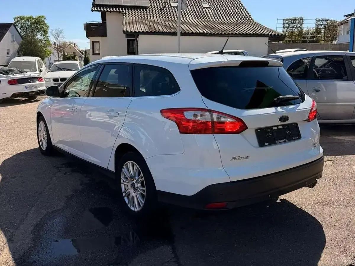 Używany Ford Focus Titanium 150 KM (110 kW) 2012 Biały Kombi