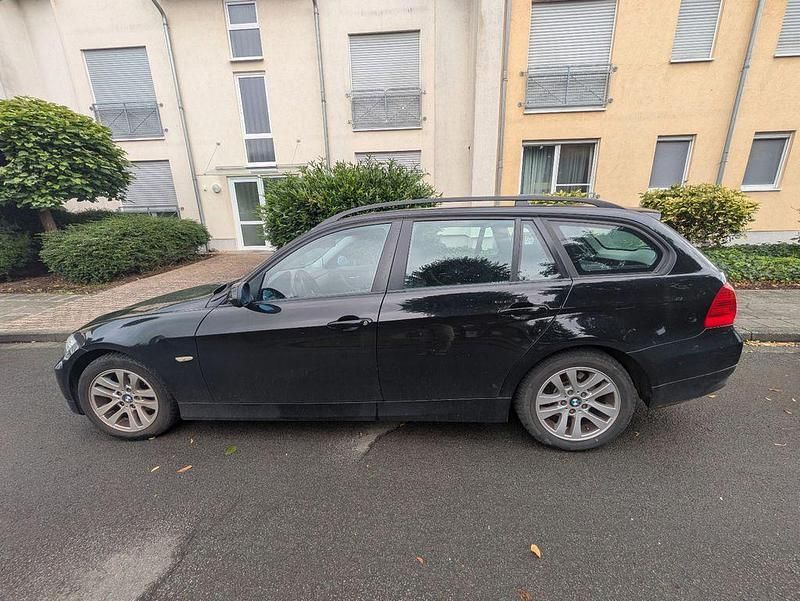 Schwarz Gebraucht 2008 BMW 318 Kombi | 2.000 € (Superpreis) - Bild 1/4