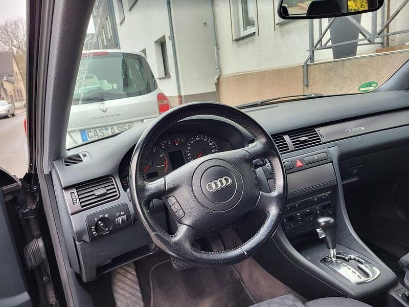 Schwarz Gebraucht 1999 Audi A4 Basis Kombi | 6.700 € - Bild 1/4