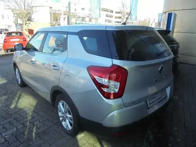 Gebraucht SsangYong Tivoli Quartz 140 PS (102 kW) 2016 Silber SUV