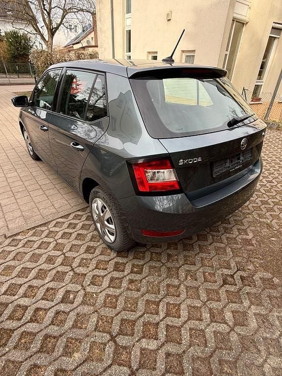 Gebraucht Skoda Fabia 75 PS (55 kW) 2018 Grau Limousine