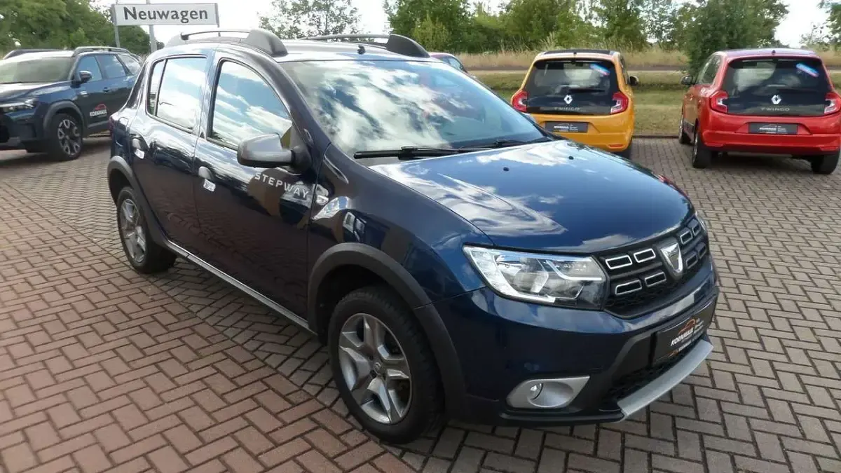 Gebraucht Dacia Sandero Essentiel 90 PS (66 kW) 2019 Kosmosblau (blau) Limousine
