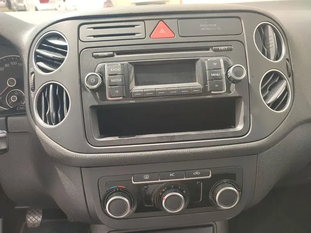 Gebraucht VW Golf VI Trendline 105 PS (77 kW) 2011 Rot Kleinwagen