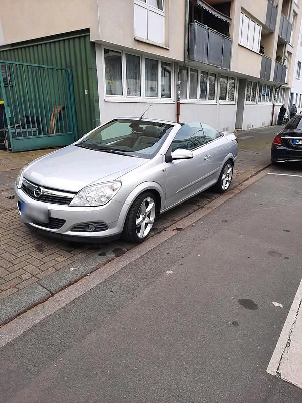 Gebraucht Opel Astra Cabriolet 140 PS (102 kW) 2008 Silber Cabrio