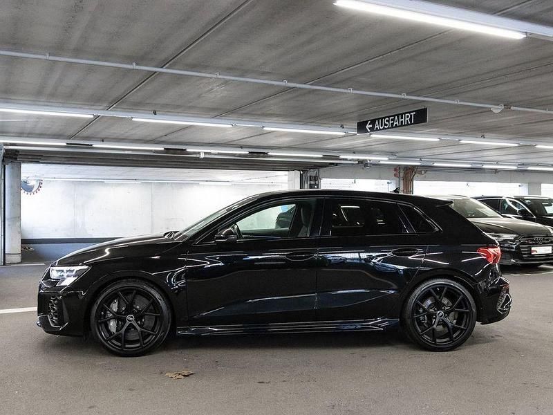 Gebraucht Audi RS3 Sport 400 PS (294 kW) 2023 Mythosschwarz metallic Limousine