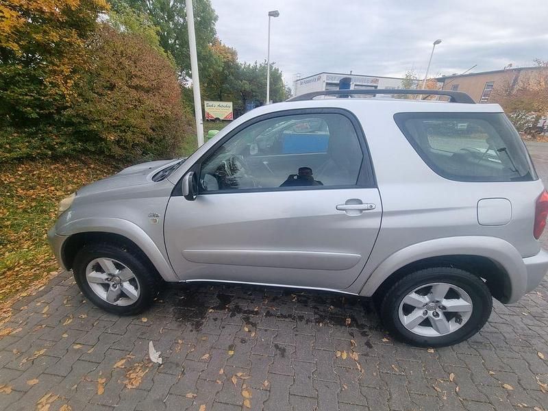 Grau Gebraucht 2005 Toyota RAV4 Edition SUV | 4.500 € (Fairer Preis) - Bild 1/4