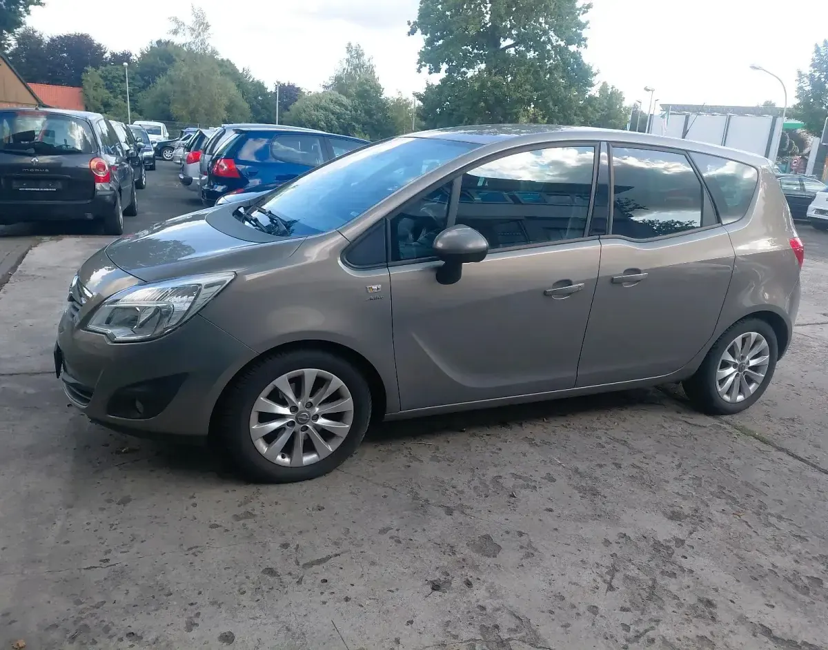 Gebraucht Opel Meriva Active 120 PS (88 kW) 2013 Grau Van / Kleinbus