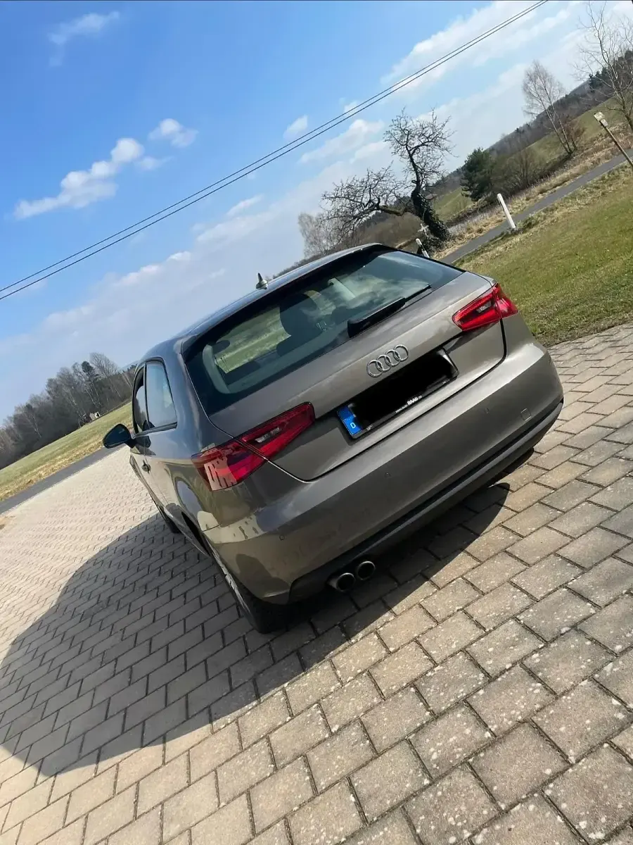 Gebraucht Audi A3 Ambition 140 PS (102 kW) 2014 Grau Limousine