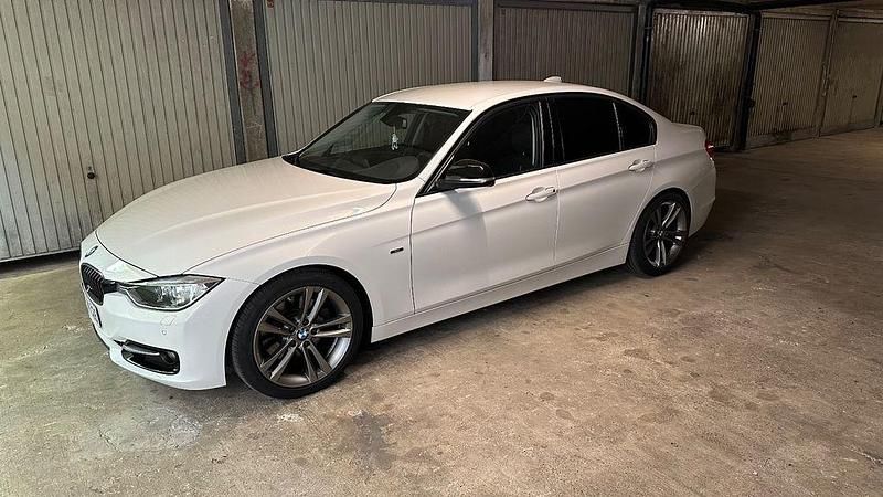 Gebraucht BMW 328 Sport Line 245 PS (180 kW) 2014 Weiß Limousine