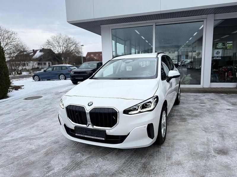 Gebraucht BMW 218 Active Tourer 136 PS (100 kW) 2024 Weiß Van / Kleinbus