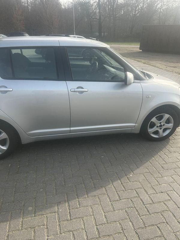 Gebraucht Suzuki Swift Comfort 92 PS (67 kW) 2007 Silber Kleinwagen
