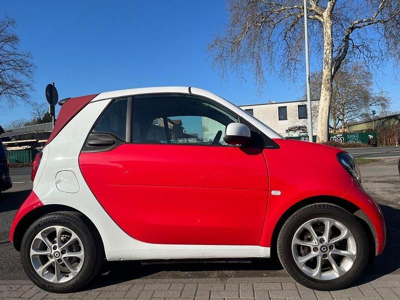 Gebraucht Smart ForTwo Cabrio Passion 71 PS (52 kW) 2016 Cherry/rally red Cabrio