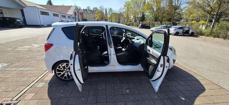 Gebraucht Opel Meriva Innovation 140 PS (102 kW) 2011 Van / Kleinbus