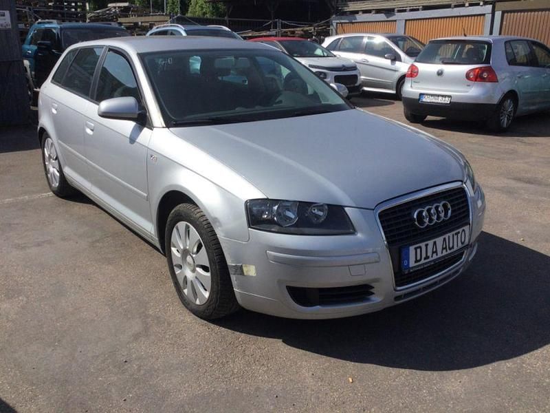 Gebraucht Audi A3 Attraction 102 PS (75 kW) 2007 Silber Kleinwagen