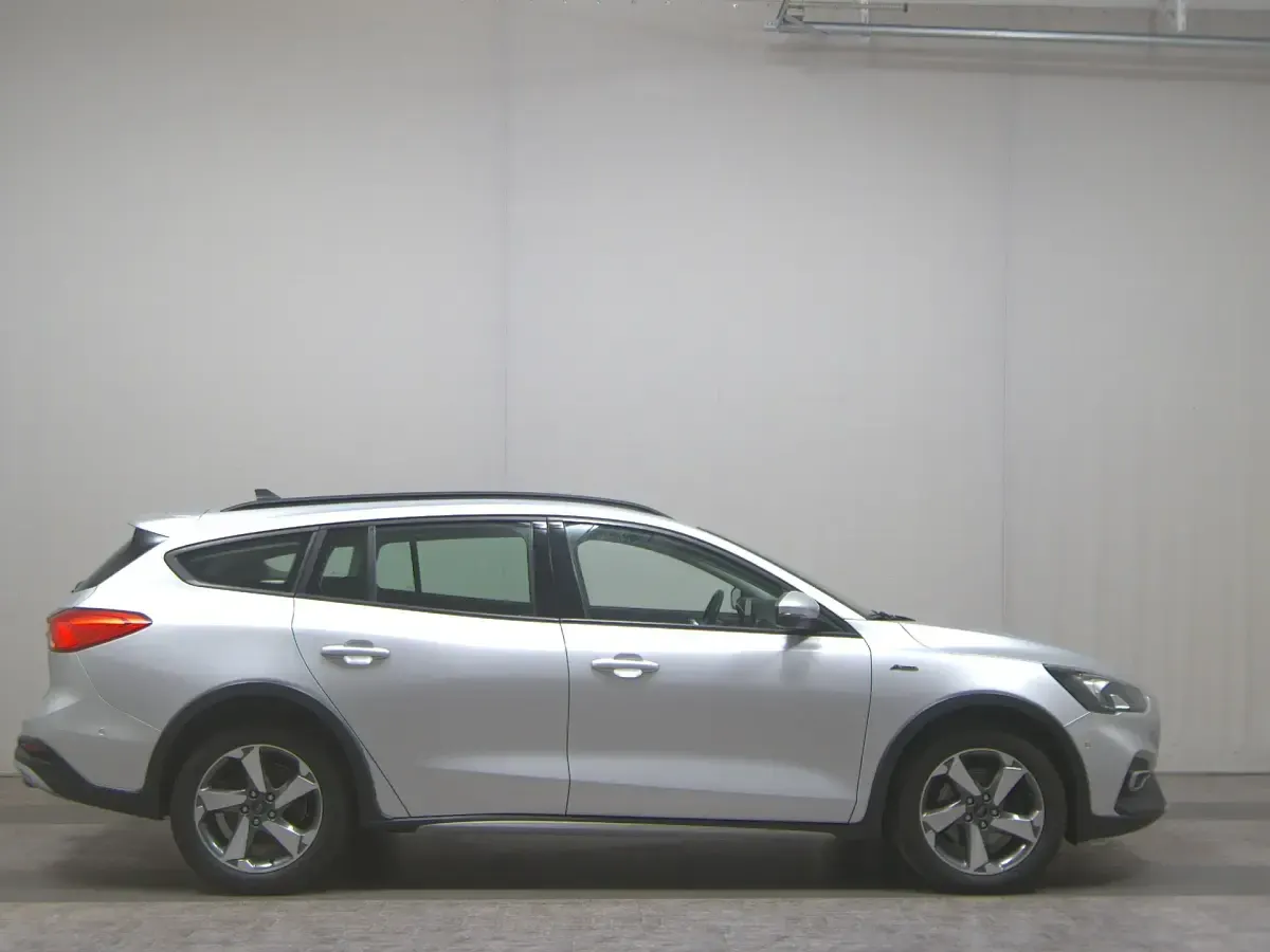 Usata Ford Focus Active 120 CV (88 kW) 2022 Argento Station wagon