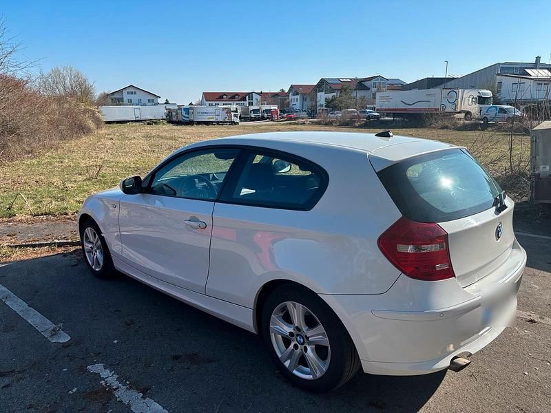 Gebraucht BMW 118 Coupé 143 PS (105 kW) 2012 Weiß Coupé