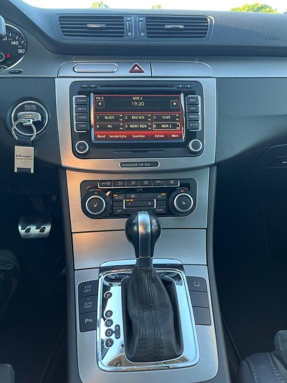 Gebraucht VW Passat R 299 PS (219 kW) 2010 Schwarz Kombi