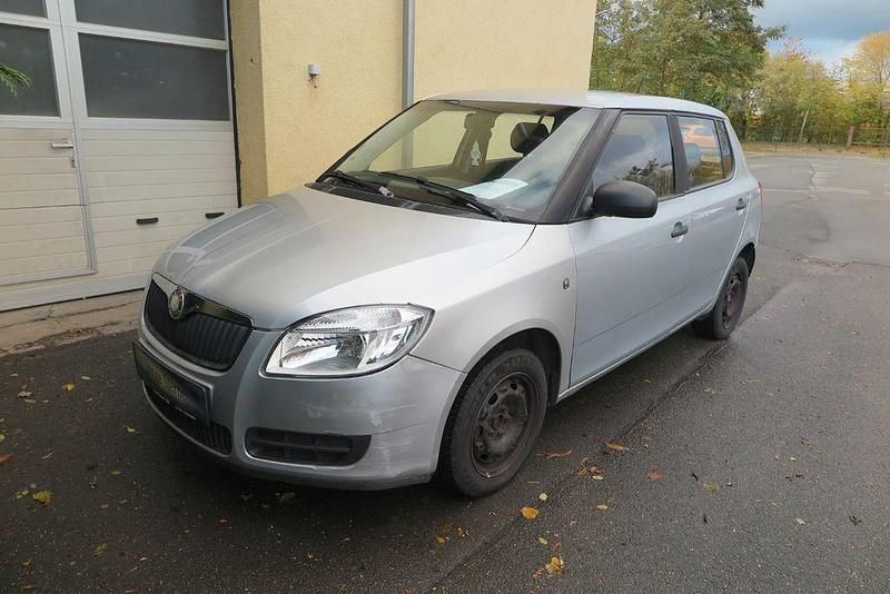 Silber Gebraucht 2009 Skoda Fabia Limousine | 700 € (Superpreis) - Bild 1/4
