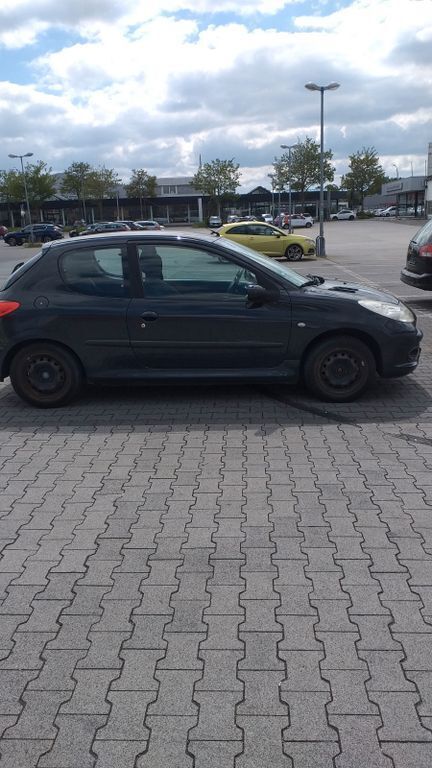 Gebraucht Peugeot 206 73 PS (53 kW) 2011 Grau Limousine
