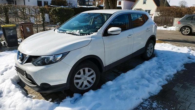 Gebraucht Nissan Qashqai 116 PS (85 kW) 2016 Weiß SUV