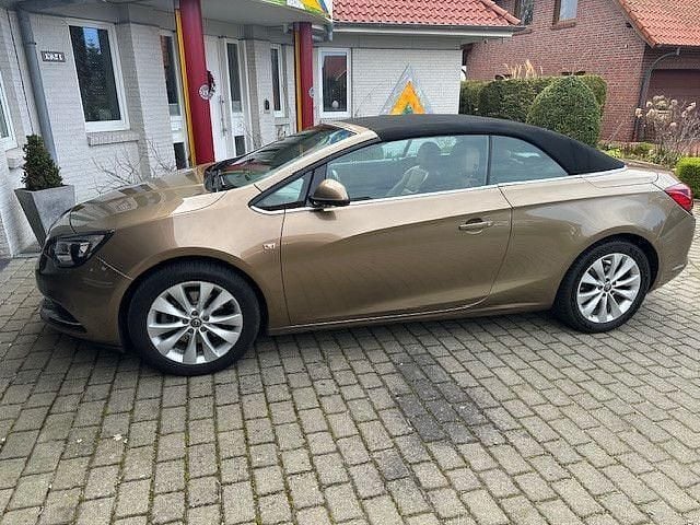 Second-hand Opel Cascada 170 CP (125 kW) 2013 Auriu Cabrio