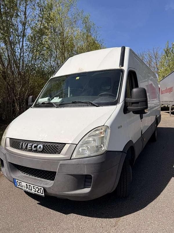 Second-hand Iveco Daily 126 CP (92 kW) 2011 Alb Van