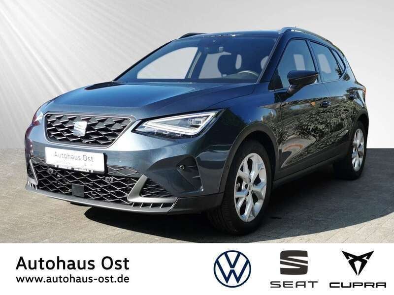 Magnetic grau Gebraucht 2023 Seat Arona FR SUV | 18.880 € (Fairer Preis) - Bild 1/4