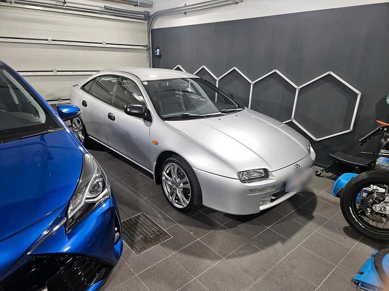 Gebraucht Mazda 323F Edition 88 PS (64 kW) 1998 Silber Limousine